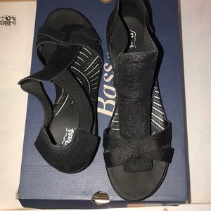 G.H. Bass & CO. Woman’s shoes SZ 10 W in box